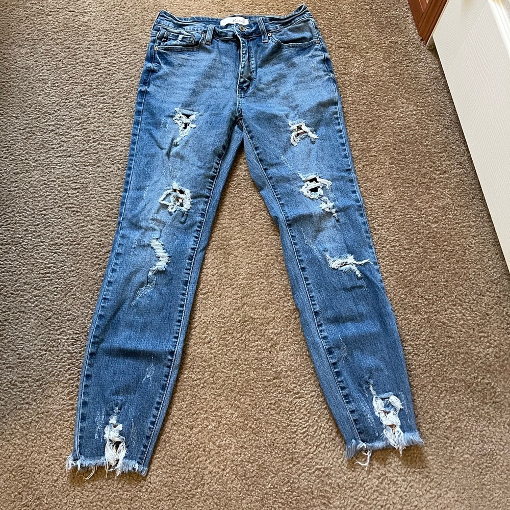 KanCan Leopard Accent Cropped Jeans. Size 9/28